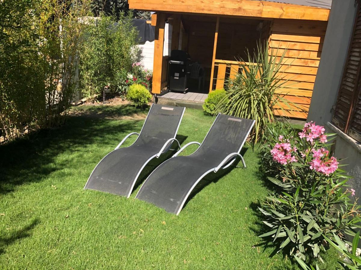 Chalet Mont Ventoux Et Chalet Vip Camaret-sur-Aigues Oda fotoğraf